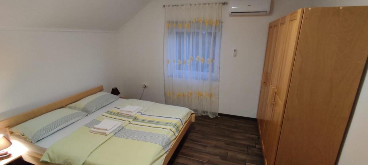 Apartment Gradina Korenica Exterior photo